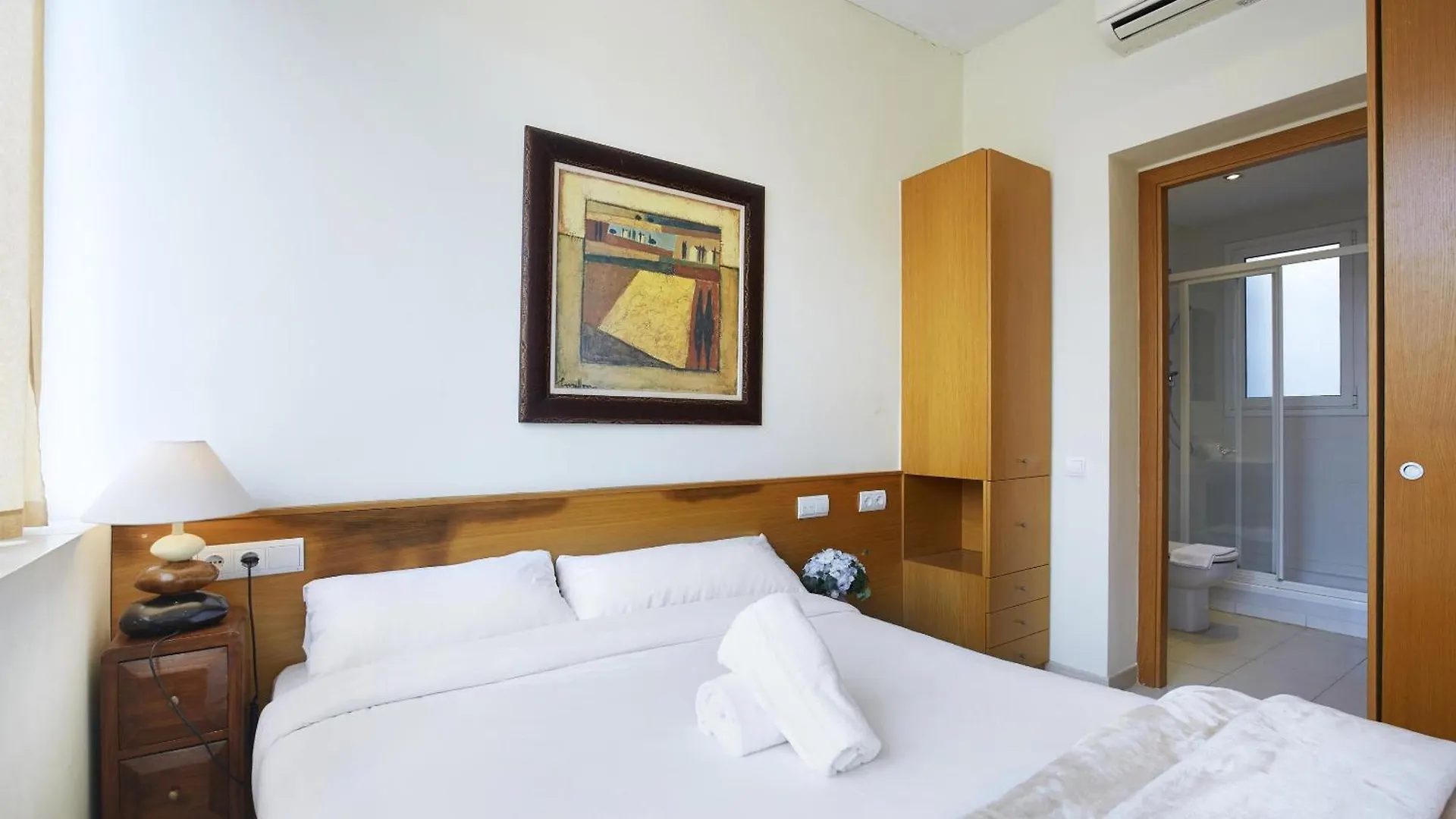 Apartamentos Calvet Barcelona Apartment