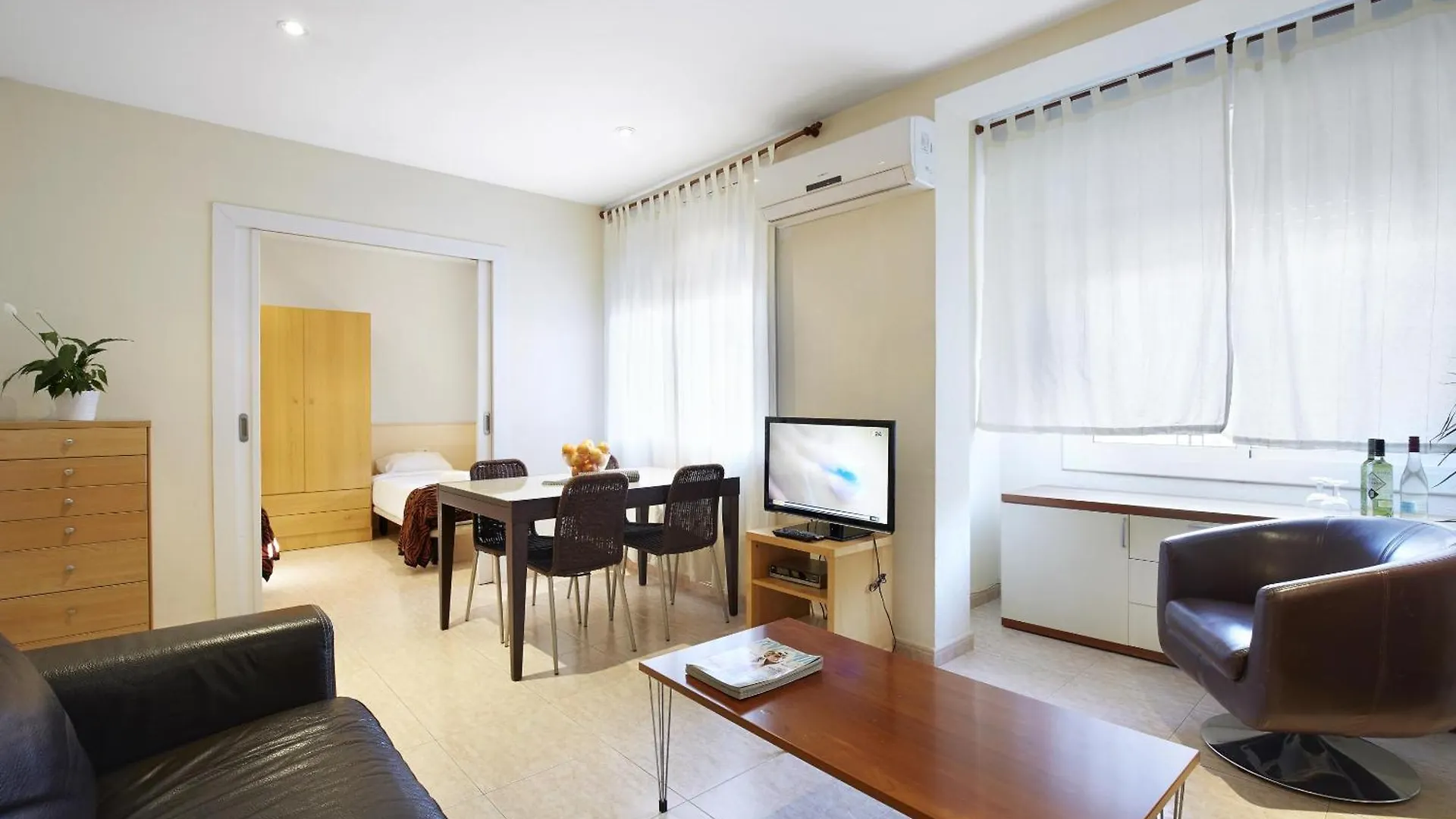 Apartamentos Calvet Barcelona Apartment