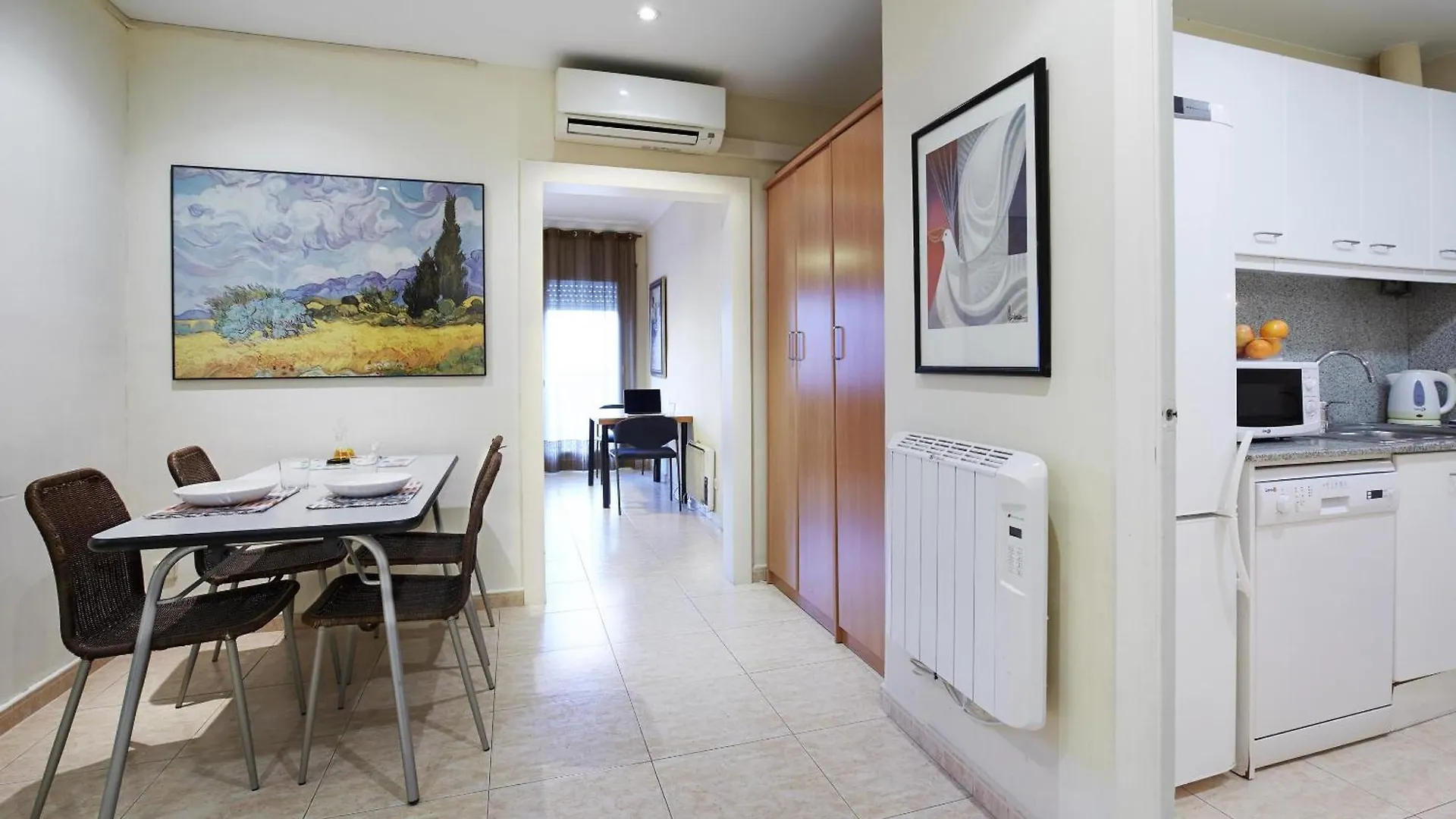 Apartment Apartamentos Calvet Barcelona